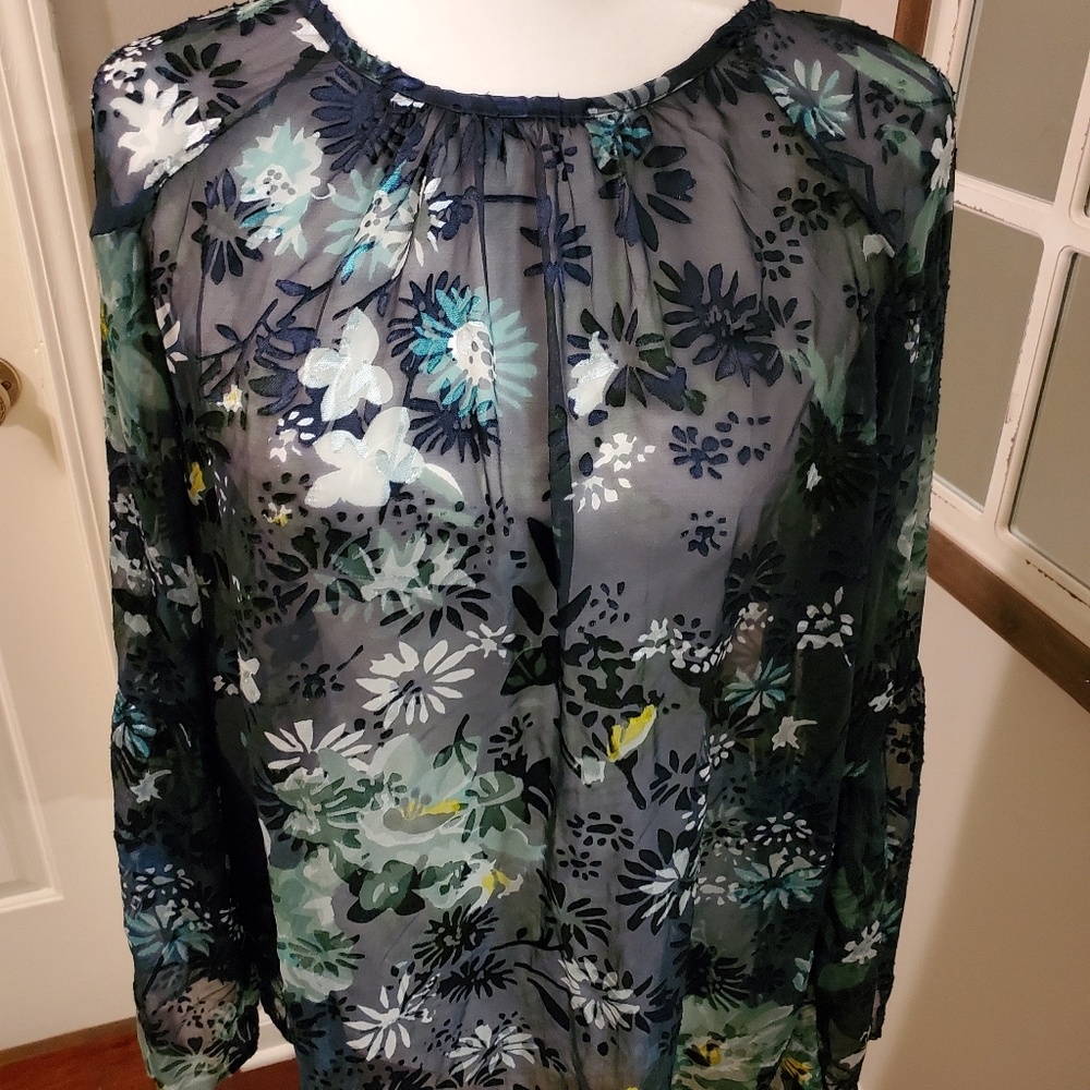 Loft Velvet crush burnout top M (medium)